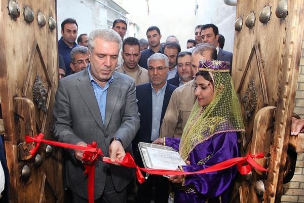 مونسان سرای همایونی شیراز را افتتاح کرد